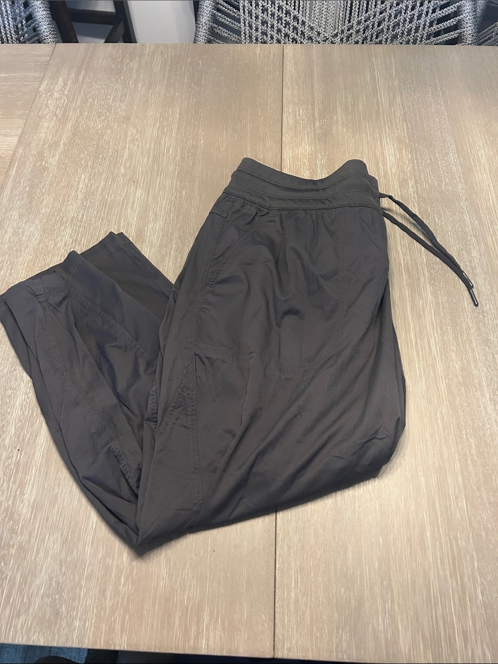 The North Face Black Women's Jogger Waistband crop Pants - Picture 3 of 6